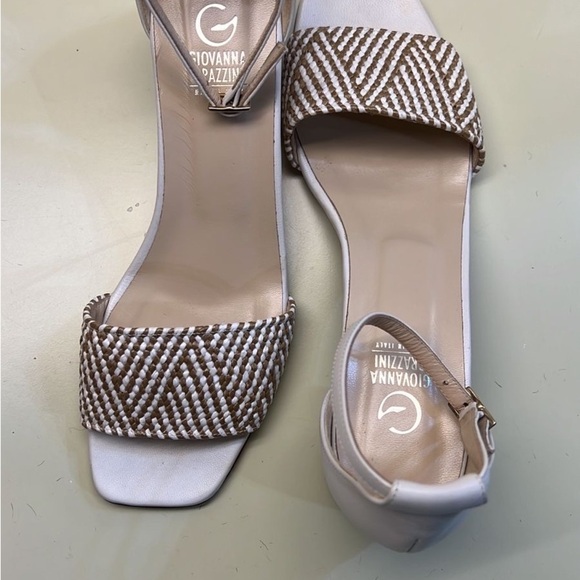 MADE IN ITALY GIOVANNA GRAZZINI LEATHER  White and Tan Sandals with Ankle Strap - Picture 7 of 9
